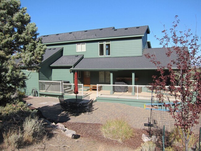 Building Photo - WINTER SPECIAL DISCOUNTED $500 PER MONTH F...