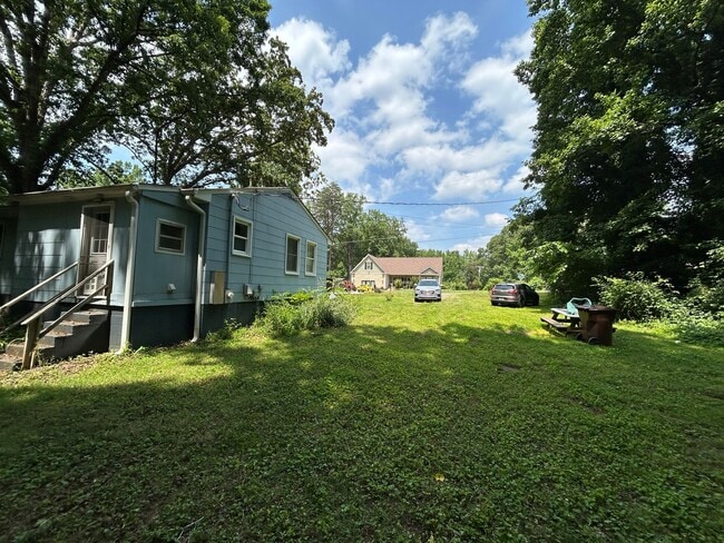 Building Photo - 4403 Edgemore Rd