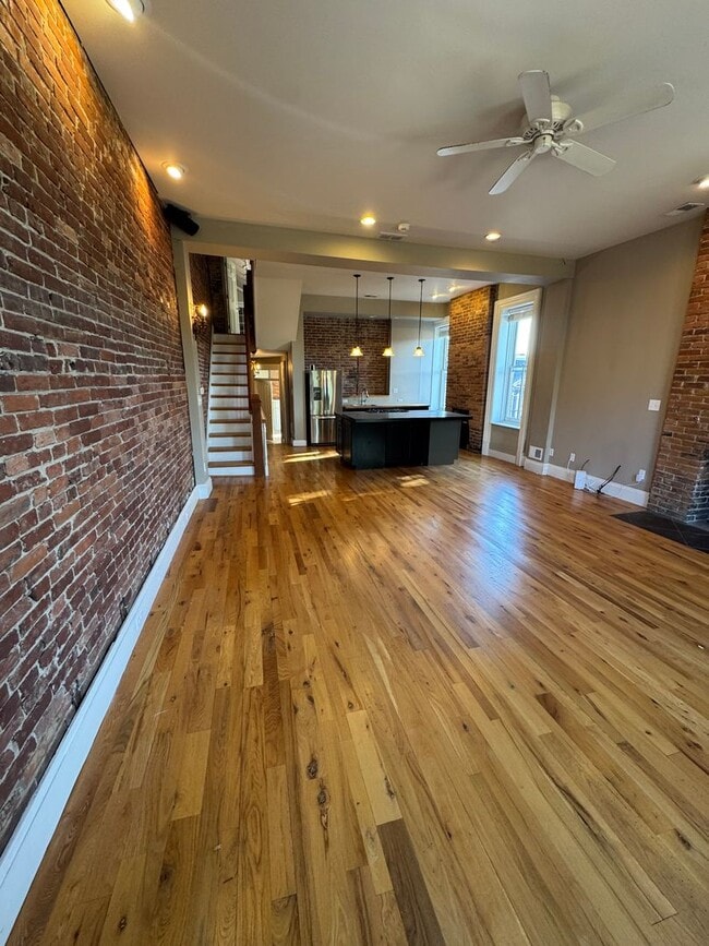 Building Photo - 1339 W North Ave