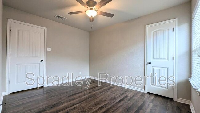 Building Photo - 505B Kacie Dr