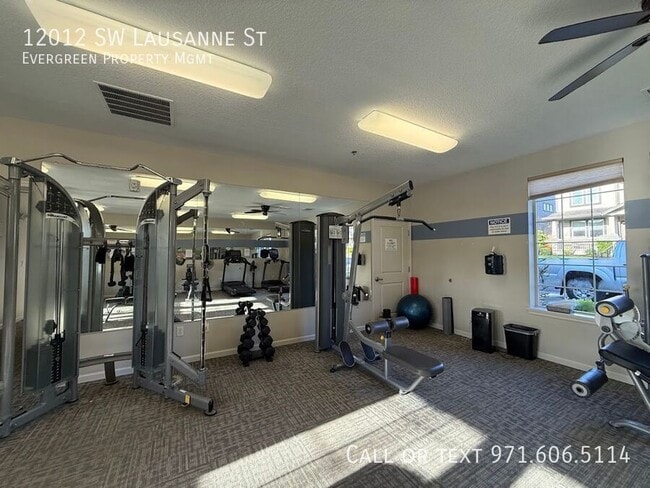 Building Photo - 12012 SW Lausanne St