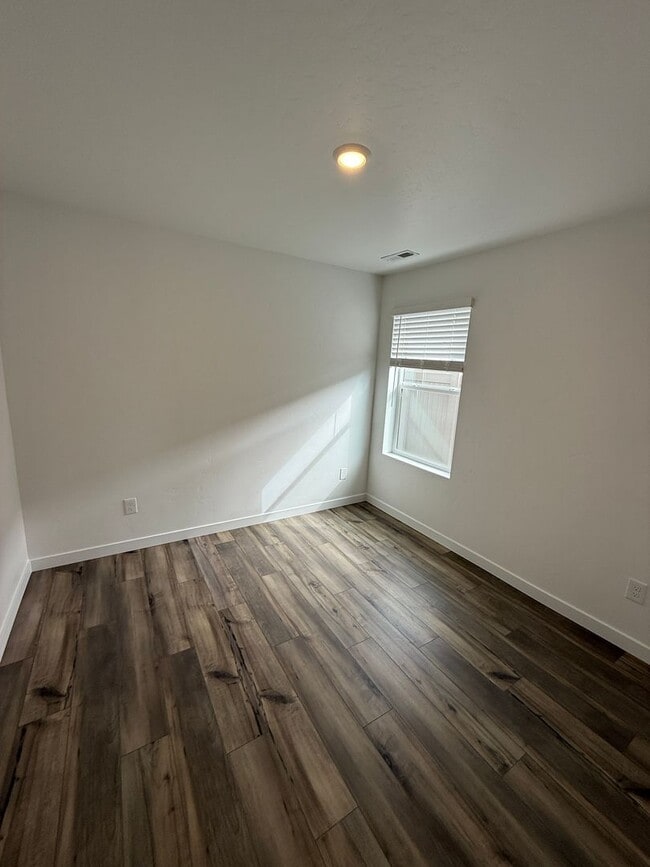 Building Photo - First Full Months Rent Free!-Beautiful 4 b...