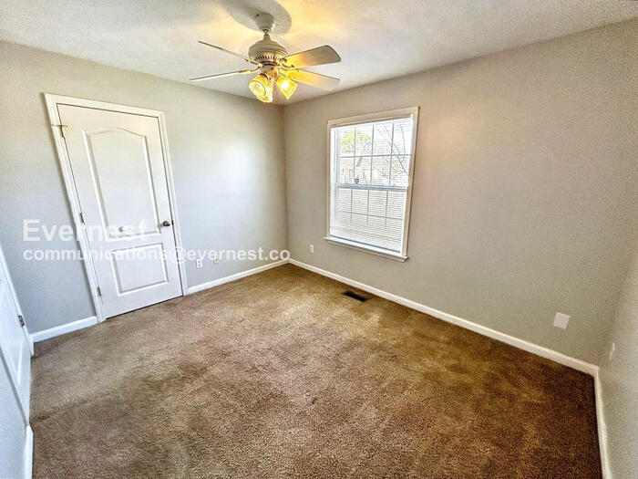 Building Photo - 1636 Joel Dr