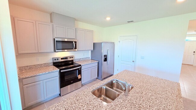 Building Photo - Brand New 3BR Home in Haines City | Washer & Dryer + HOA Community