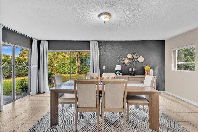 Building Photo - 1718 NW 97th Ave