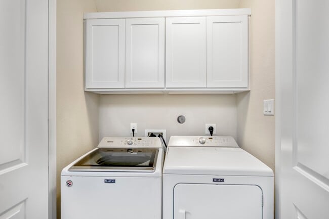 Building Photo - 11005 Acorn Falls Dr