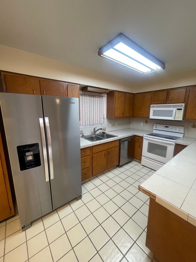 Building Photo - Charming 4 Bedroom/2 Bathroom House Near NMSU