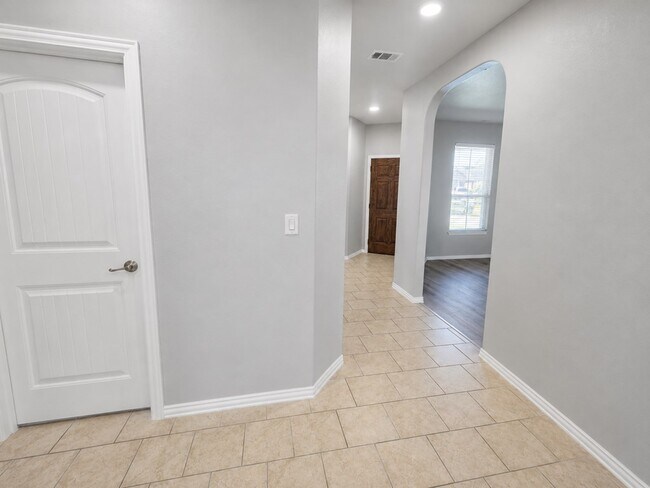 Building Photo - 7208 Brooks Ranch Rd