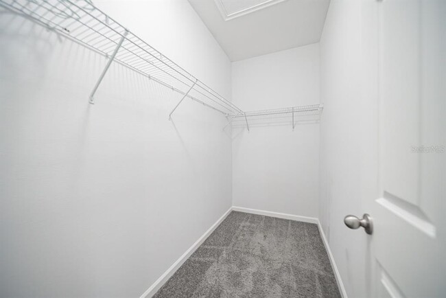 Building Photo - 900 Lakefront Village Dr