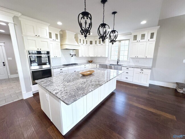 Building Photo - 1 Sylvias Wy