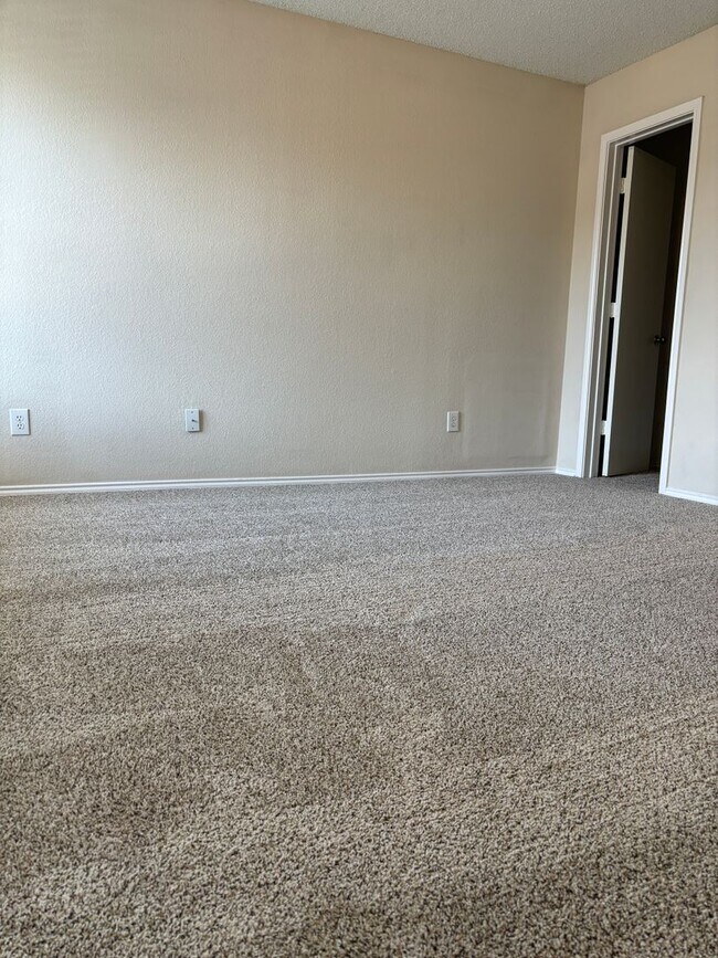 Building Photo - Xtra Large 3 Bedroom in Keller ISD