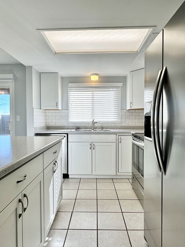 Building Photo - 3465 Kirkwood Dr