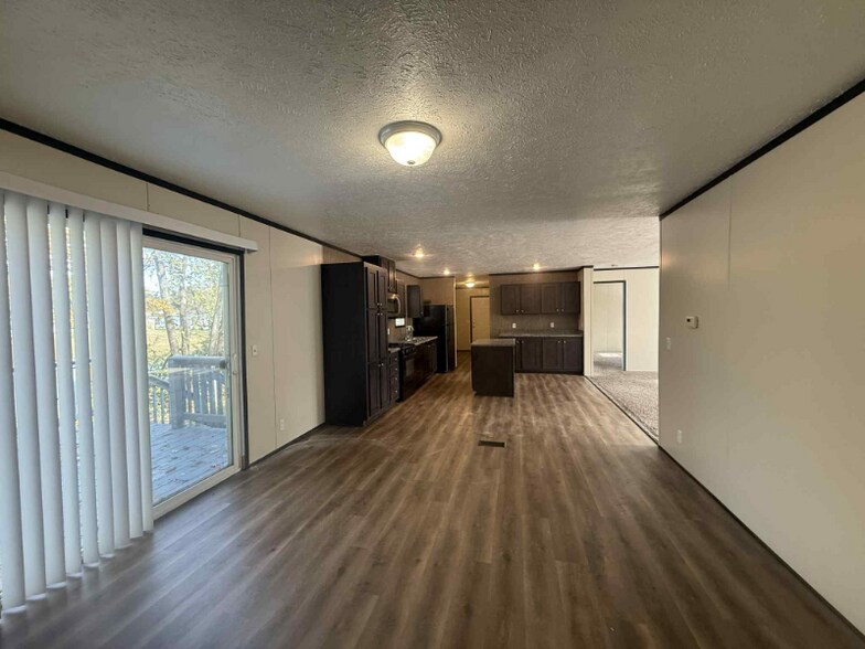 Building Photo - 1236 N Oaklane Rd