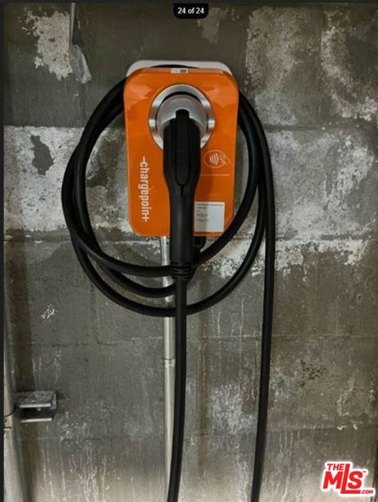 Building Photo - 2222 Neilson Wy