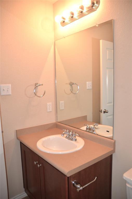 Building Photo - 218 Baldwin St