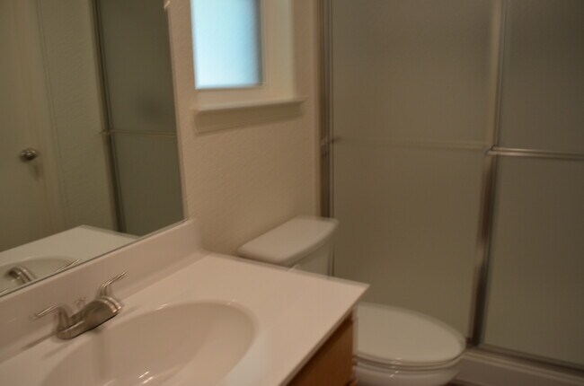 Building Photo - 308 Elbert Ln