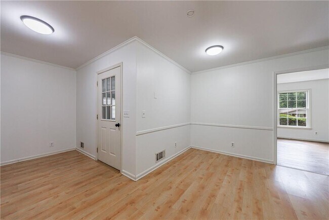 Building Photo - 160 Jayne Ellen Way