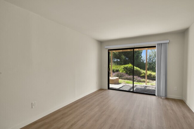 Building Photo - 2579 Caminito Muirfield