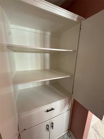 Building Photo - 2402 Leslie St