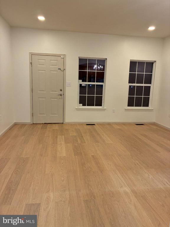 Building Photo - 46 Reading Ave