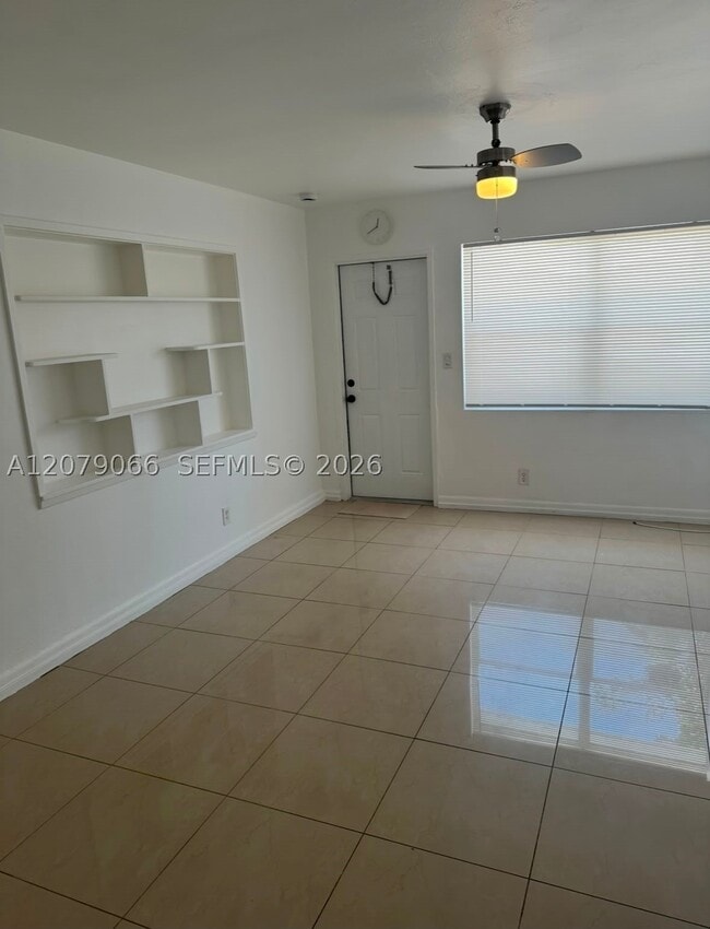 Building Photo - 2024 NE 26th Dr
