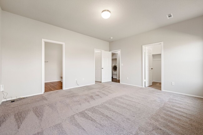 Building Photo - New Home Waiting For You!