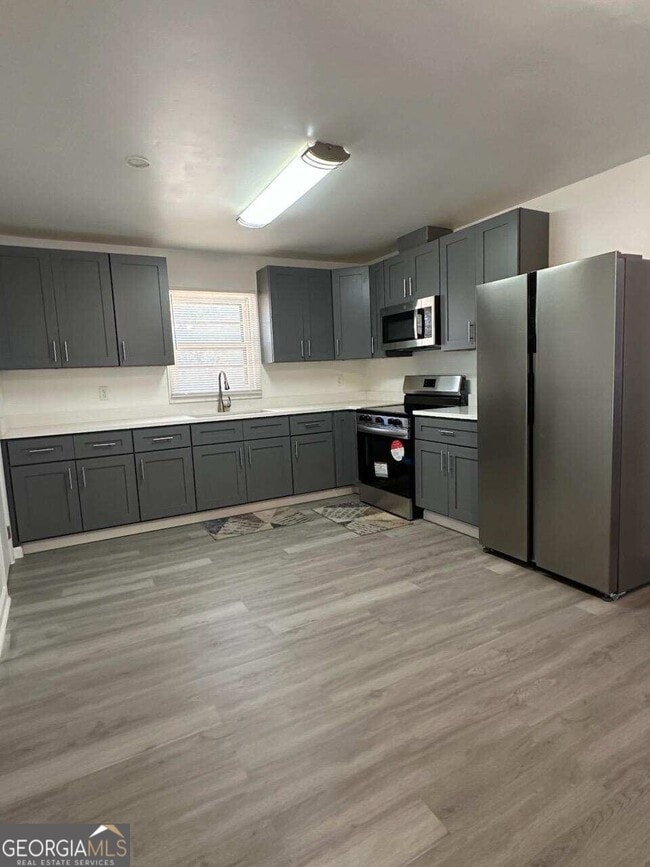 Building Photo - 6051 Park Dr