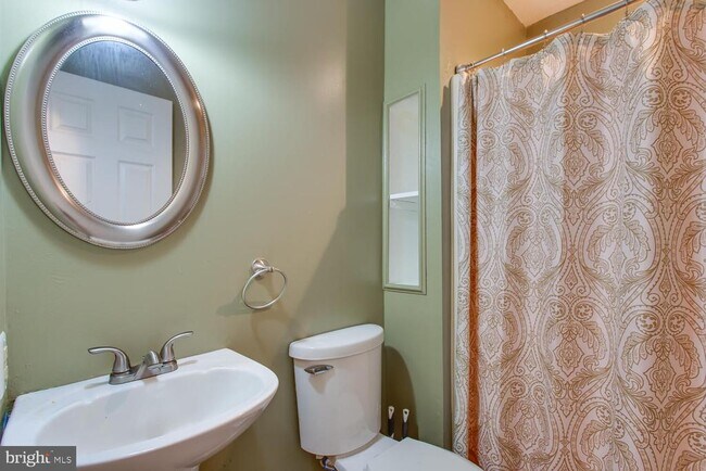 Building Photo - 45684 Schooner Ct