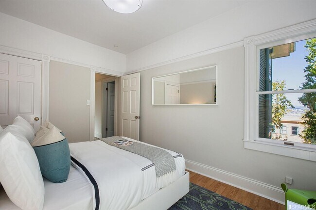Building Photo - 144 Laidley St
