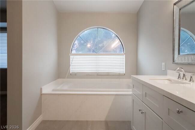 Building Photo - 10024 Sail Landing Ct