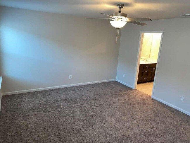 Building Photo - 1643 Villageside Ct