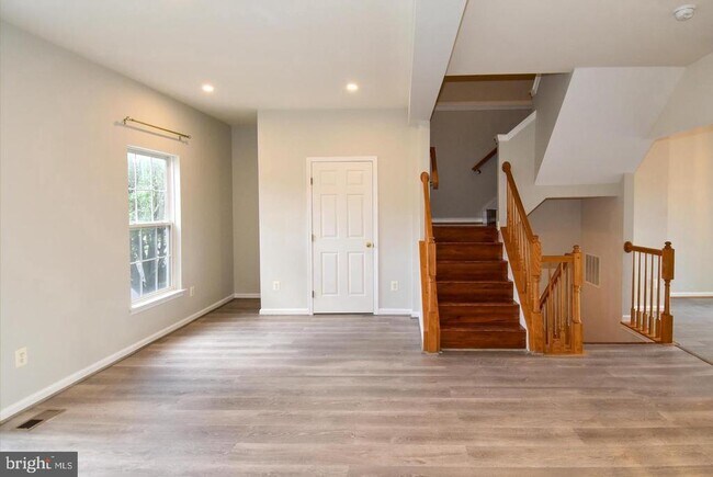 Building Photo - 21786 Mornington Cresent Terrace