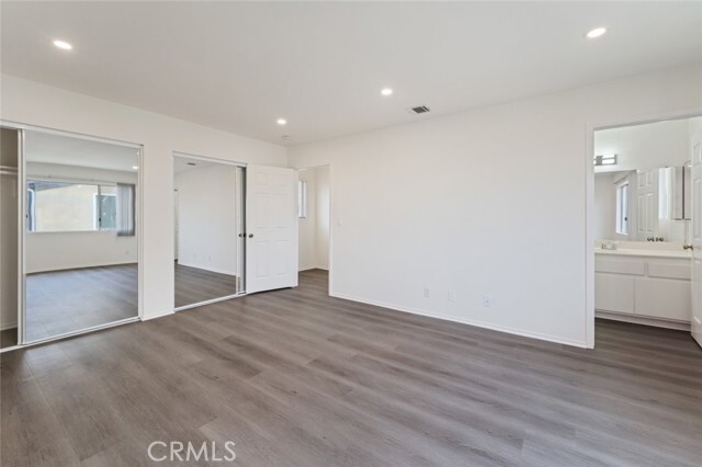 Building Photo - 731 E Cypress Ave