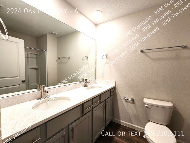 Building Photo - 2924 Oak Park Way