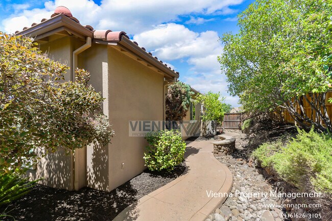 Building Photo - Beautiful 4 Bedroom Home in Catta Verdera