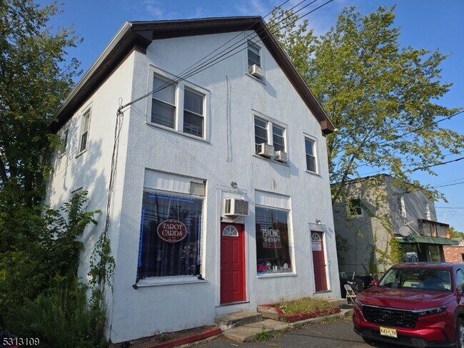 Building Photo - 1282 Valley Rd