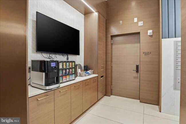 Building Photo - 1201 N Royal St