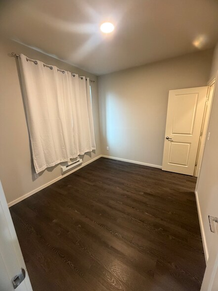 Building Photo - 1049 SW 99th Pl