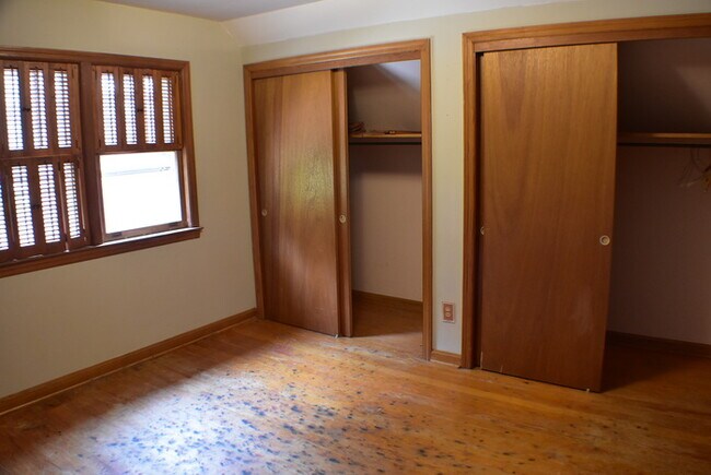 Building Photo - 116 Collins Drive