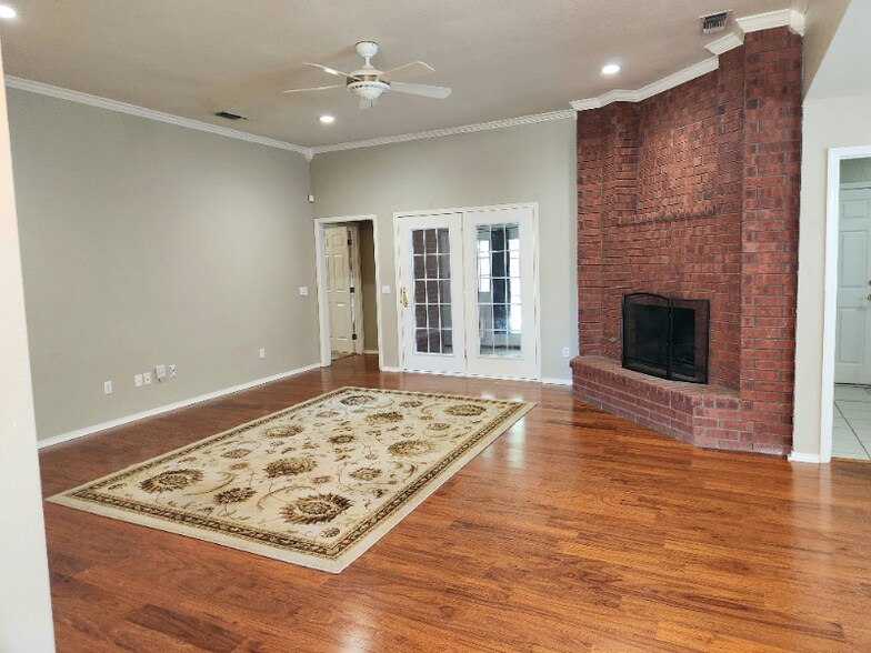 Building Photo - 1536 Apricot Ave