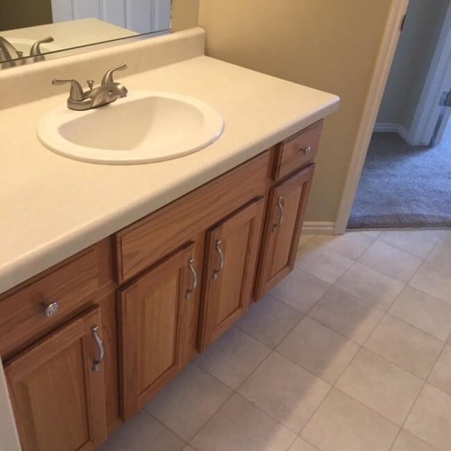 Building Photo - 75 N Hampton Pl