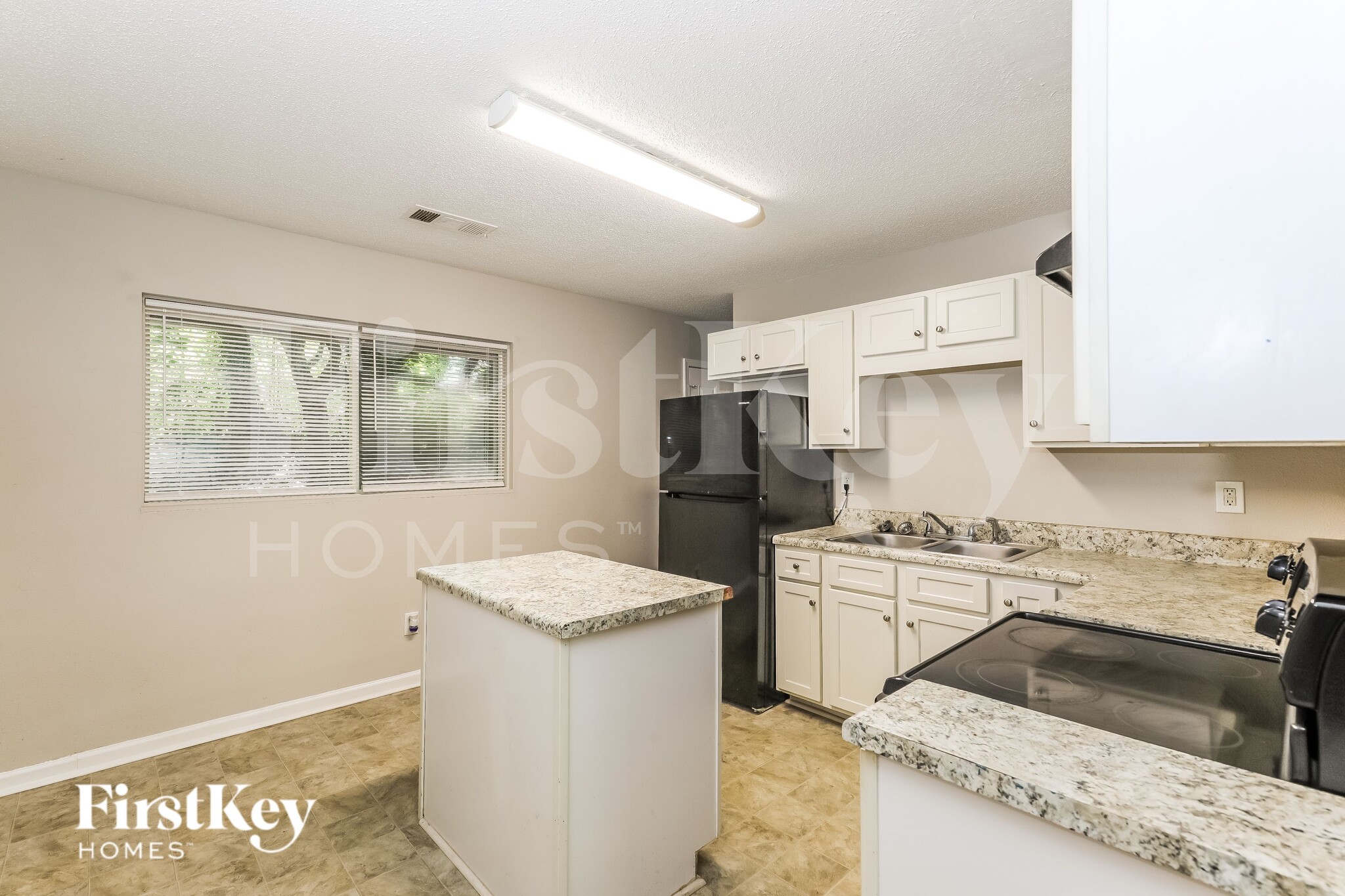 Building Photo - 8280 Attleboro Dr