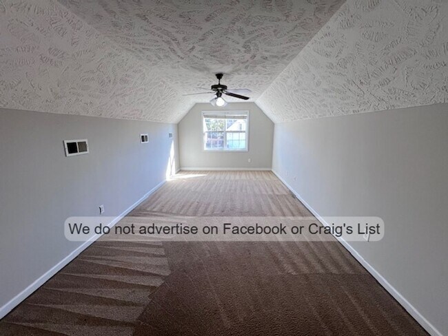 Building Photo - Saddle Ridge- Thackeray Drive