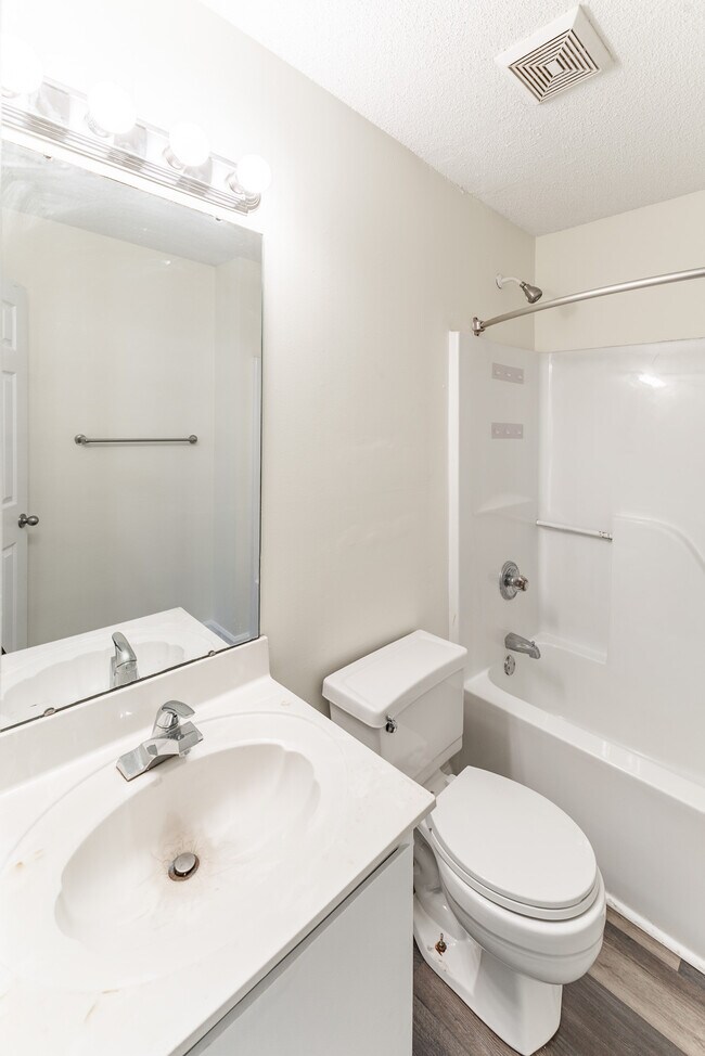 Building Photo - 1601 Sparkman Dr NW