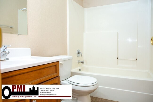 Building Photo - 1738 N 27th St