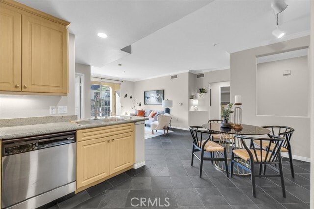 Building Photo - 3300 Watermarke Pl