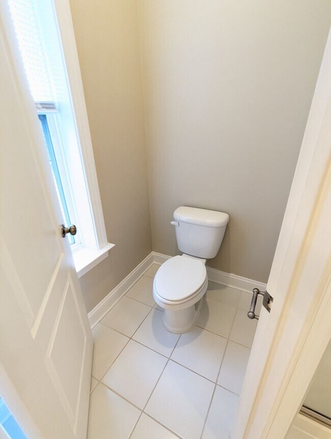 Building Photo - STUNNING Single Family Home in Brunswick C...