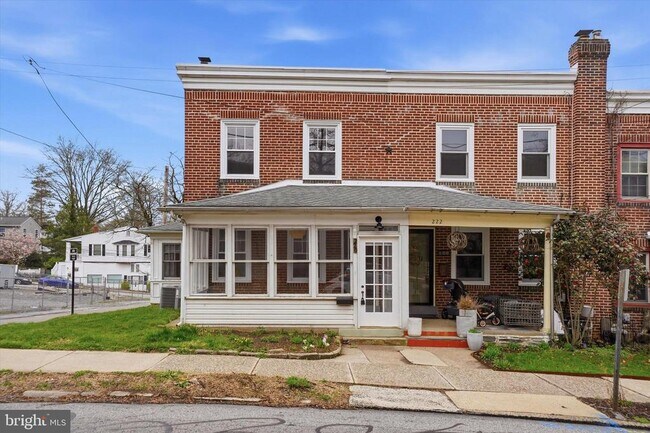 Building Photo - 220 N Orange St