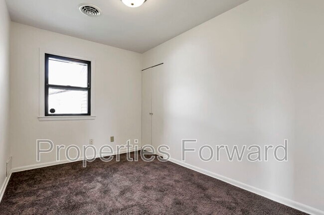 Building Photo - 4379 Maplegrove Dr