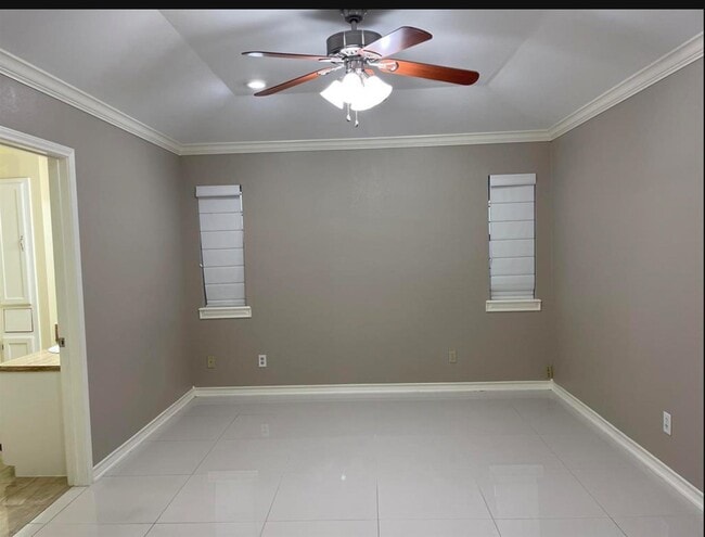Building Photo - 1717 Woodland Dr